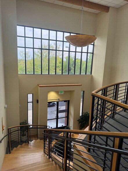 More Photos Of 2895 Beavercreek Rd, Oregon City Office For Sale