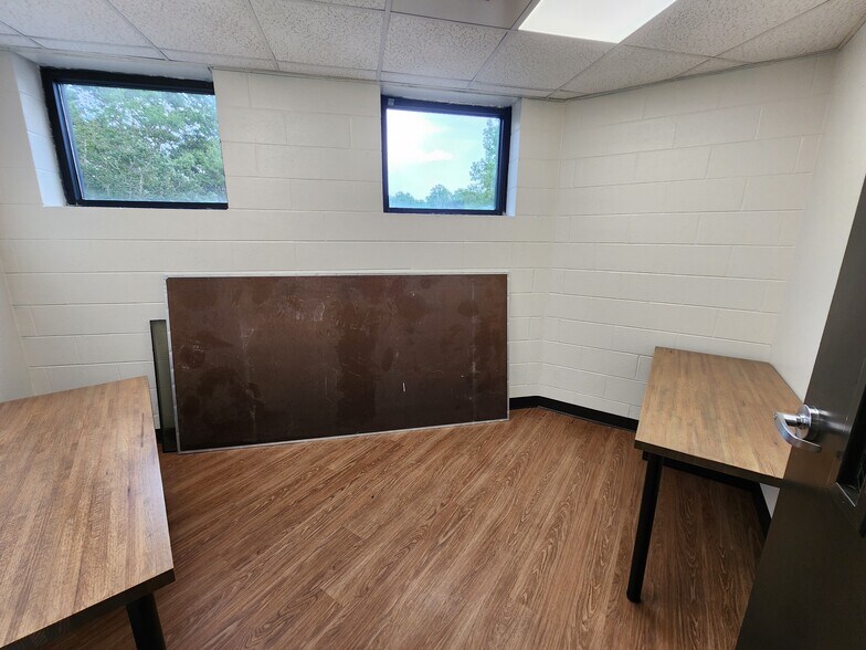 More Photos Of 501 Howell Rd, Greenville Office For Lease