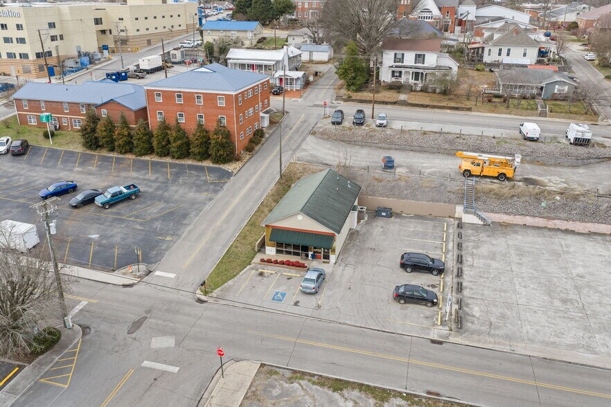 More Photos Of 501 N Oak St, Sweetwater Office For Sale