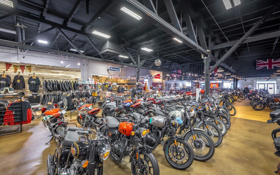 More Photos Of 3057-3059 Grandview Hwy, Vancouver Showroom For Sale