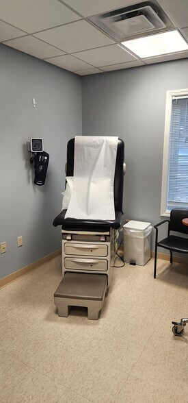 More Photos Of 1320 W Main St, Waterbury Medical For Sale