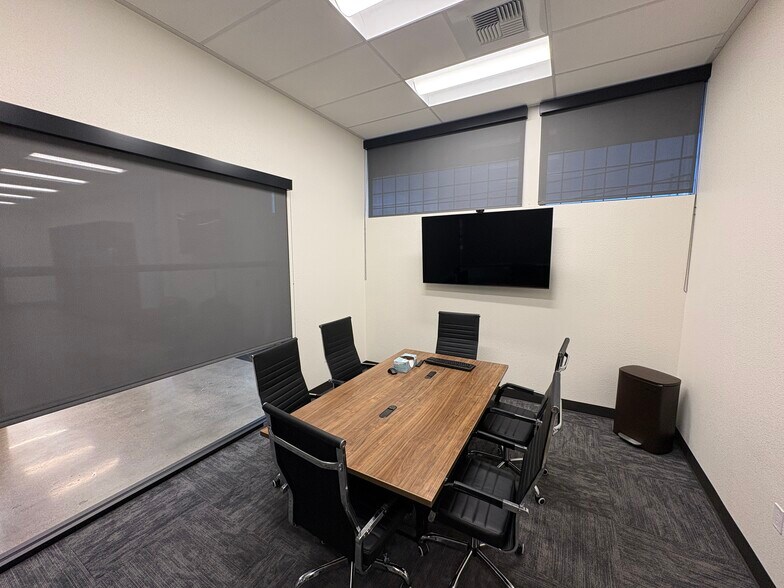 More Photos Of 900 S Main St, Las Vegas Office For Lease