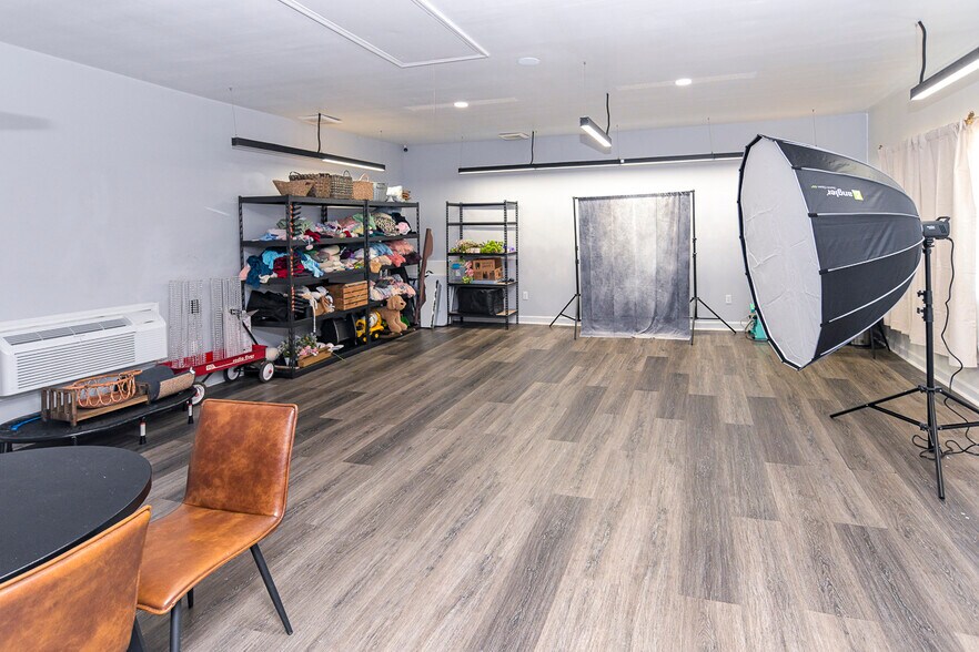 More Photos Of 806 Washington St W, Fayetteville General Retail For Sale