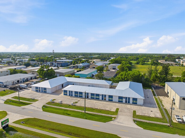 Primary Photo Of 3030-3050 SE Dominica Ter, Stuart Unknown For Lease