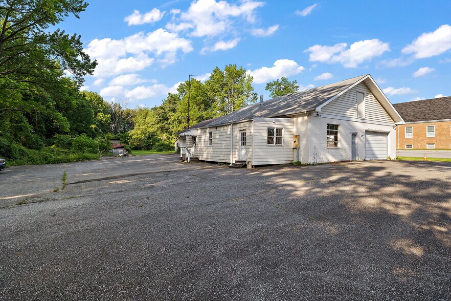 More Photos Of 3316 Silverside Rd, Wilmington Auto Repair For Lease