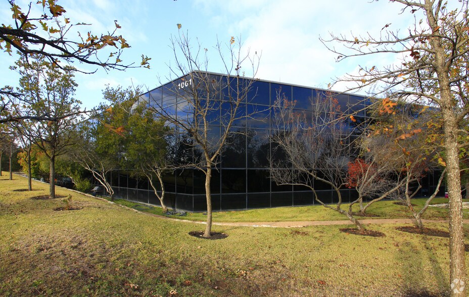 More Photos Of 1001 S Capital Of Texas Hwy, West Lake Hills Office For Lease
