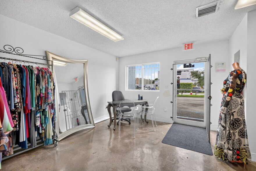 More Photos Of 2202-2204 W 78th St, Hialeah Warehouse For Sale