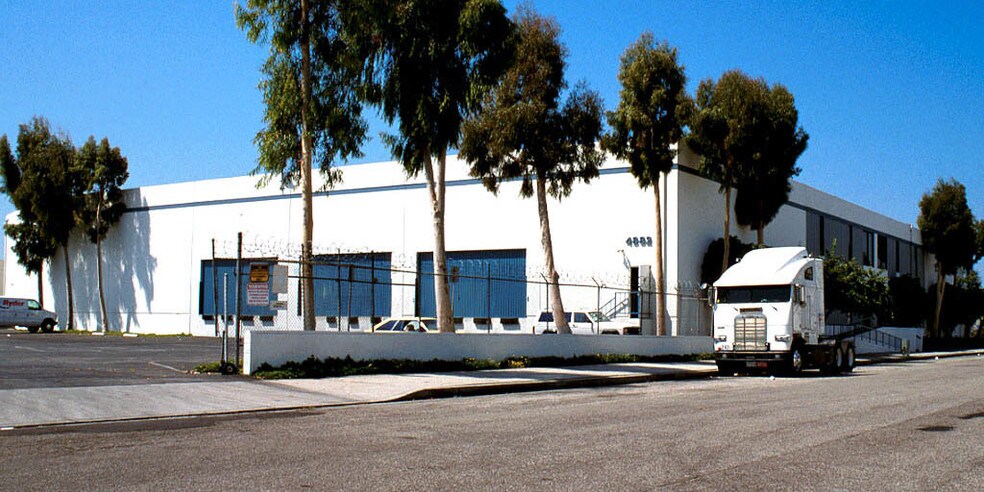 More Photos Of 4882-4884 W 145th St, Hawthorne Warehouse For Lease