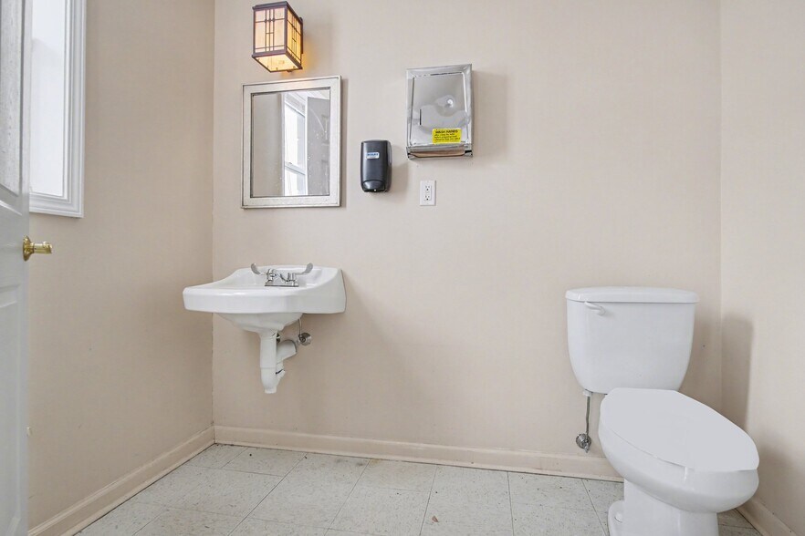 More Photos Of 328 Lake Road East Frk, Hamlin Restaurant For Sale
