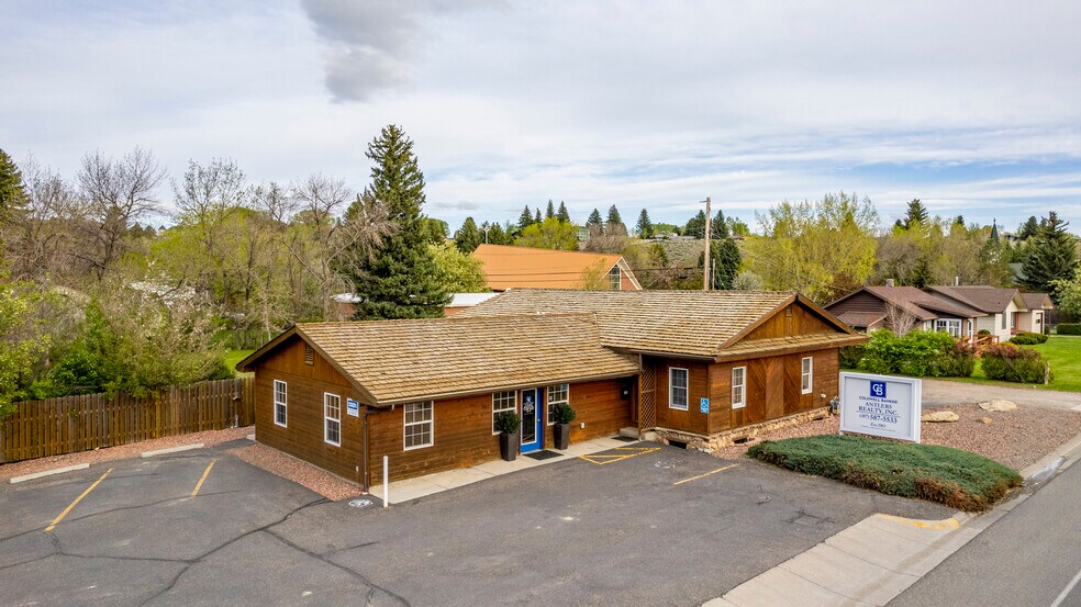More Photos Of 802 Canyon Ave, Cody Office For Sale
