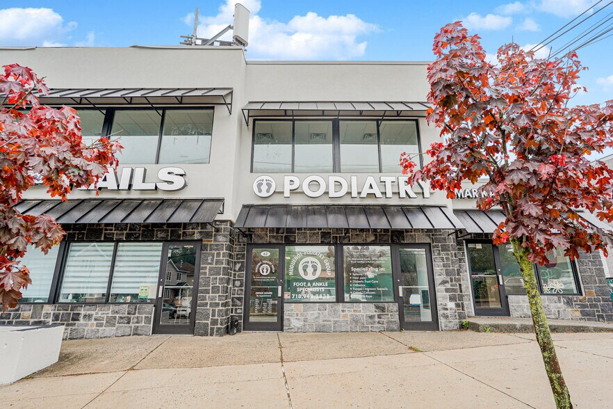 Primary Photo Of 62 Seguine Ave, Staten Island Storefront For Lease