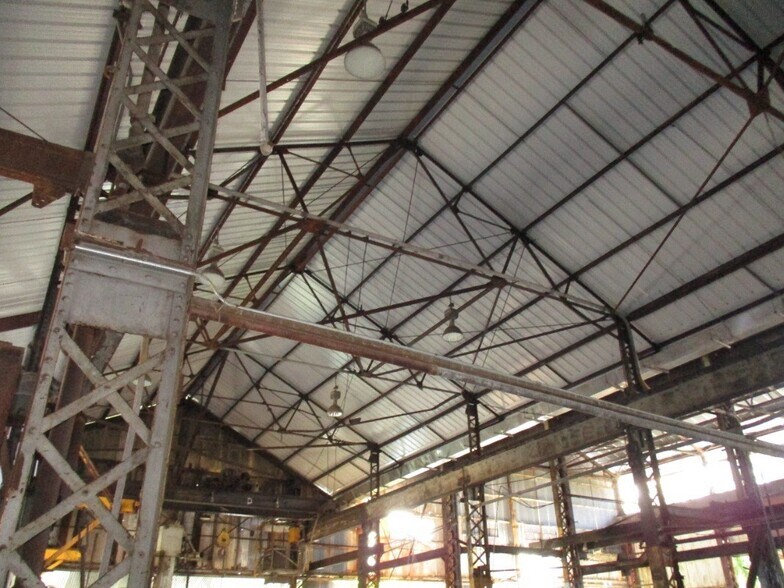 More Photos Of 1280 Kamehameha, Hilo Light Manufacturing For Lease