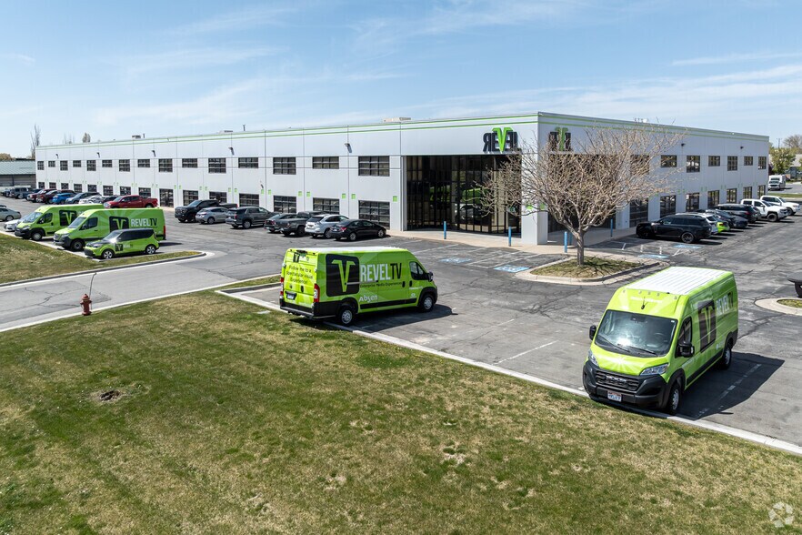 More Photos Of 695 N Kays Dr, Kaysville Industrial For Sale