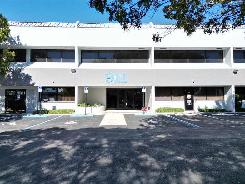 Primary Photo Of 911 E Atlantic Blvd, Pompano Beach Office For Lease