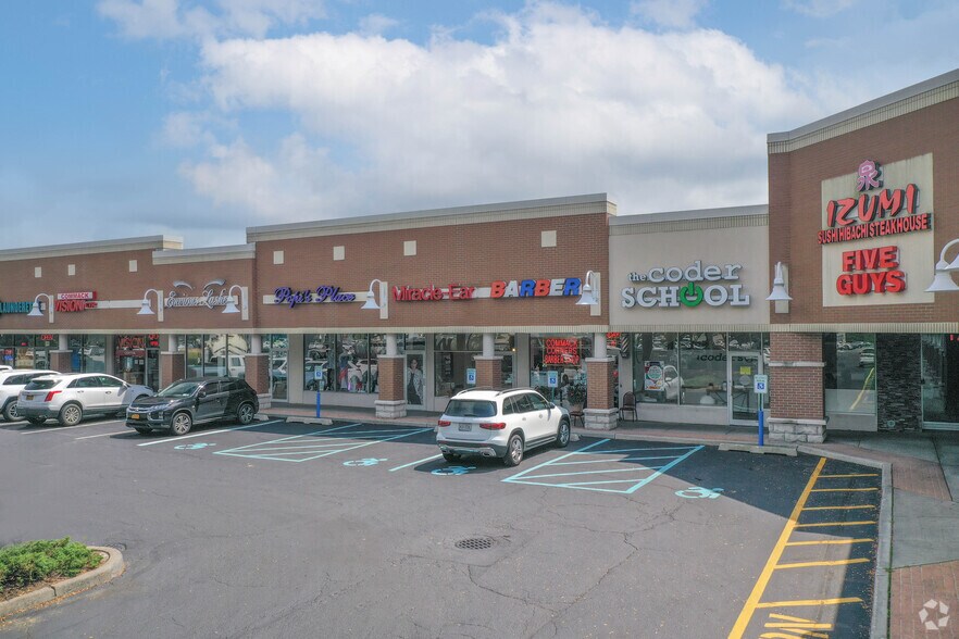 More Photos Of 6500-6566 Jericho Turnpike, Commack Unknown For Lease