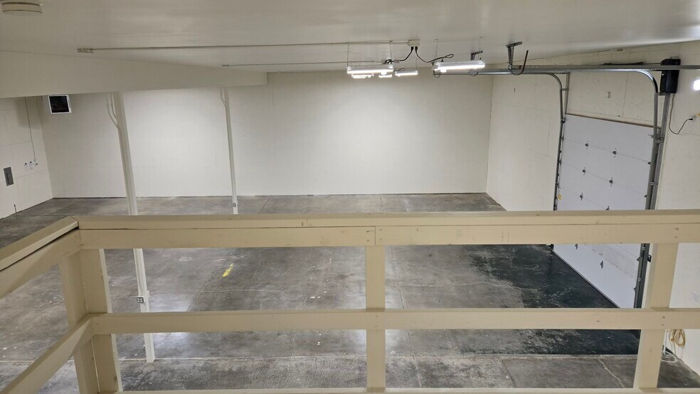 More Photos Of 21 N Skipworth Rd, Spokane Valley Showroom For Lease