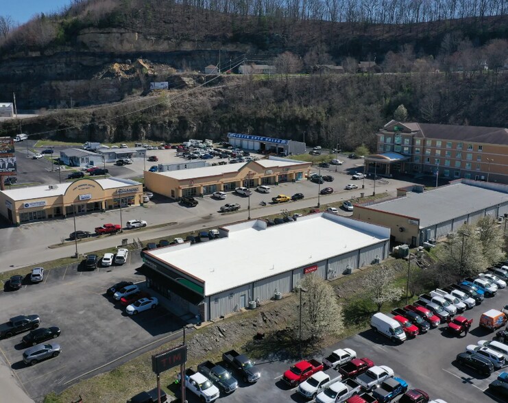 More Photos Of 124 Corporate Dr, Hazard Storefront For Sale