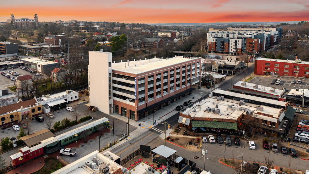 Primary Photo Of 325 N West Ave, Fayetteville General Retail For Lease
