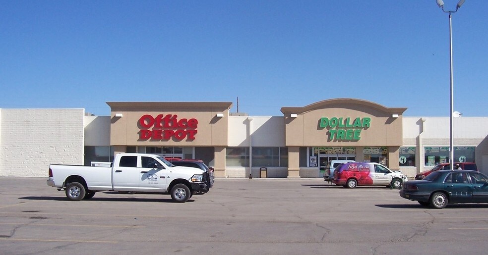 More Photos Of 2005 S Douglas Hwy, Gillette Freestanding For Lease