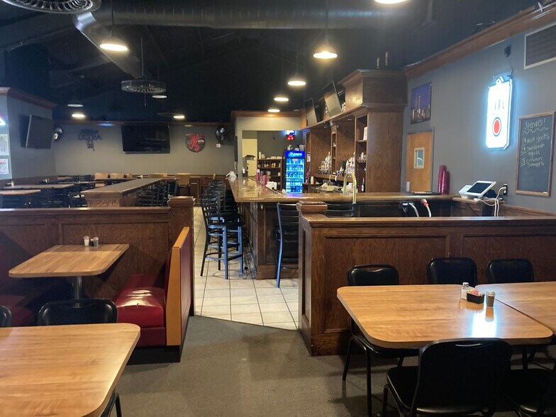 More Photos Of 2779 Whitten Rd, Memphis Bar For Sale