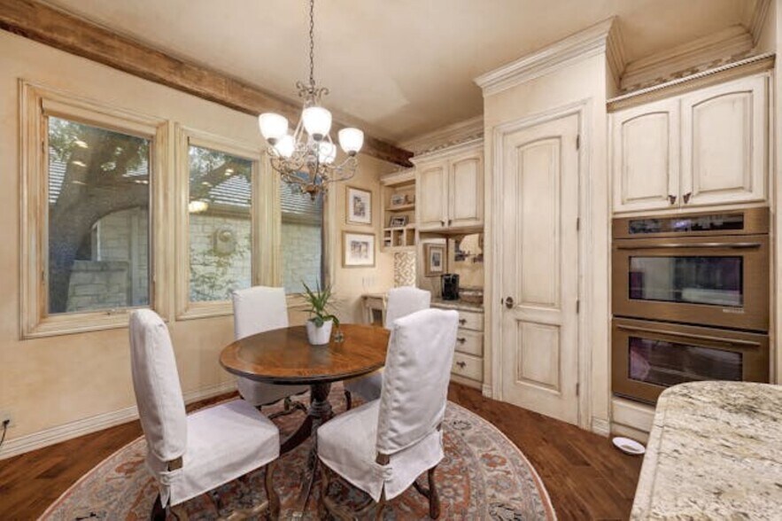 More Photos Of 2305 Barton Creek Blvd, Austin Apartments For Sale