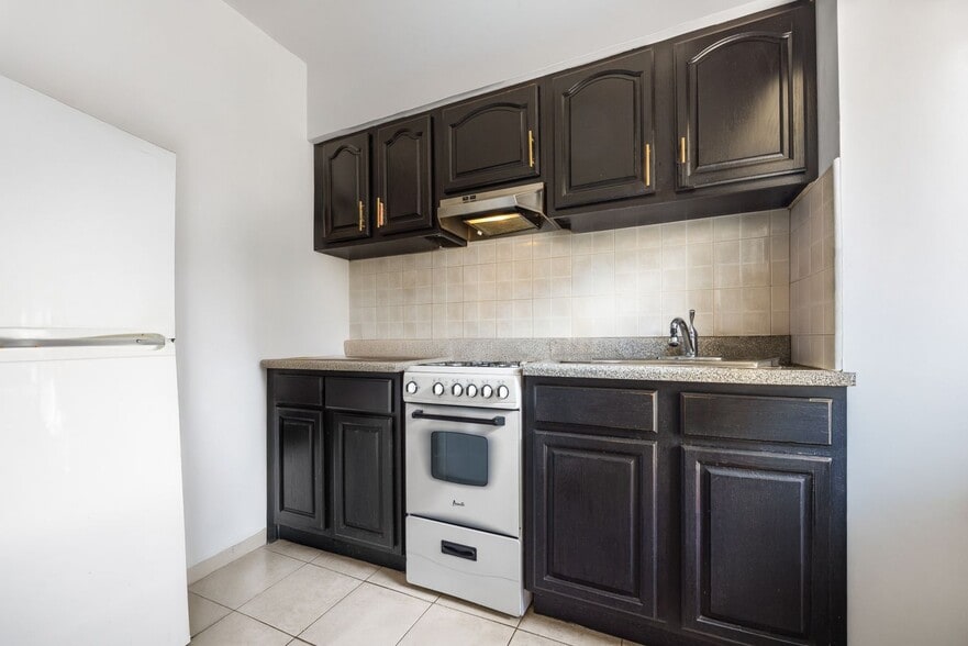 More Photos Of 192-194 Union St, Brooklyn Apartments For Sale