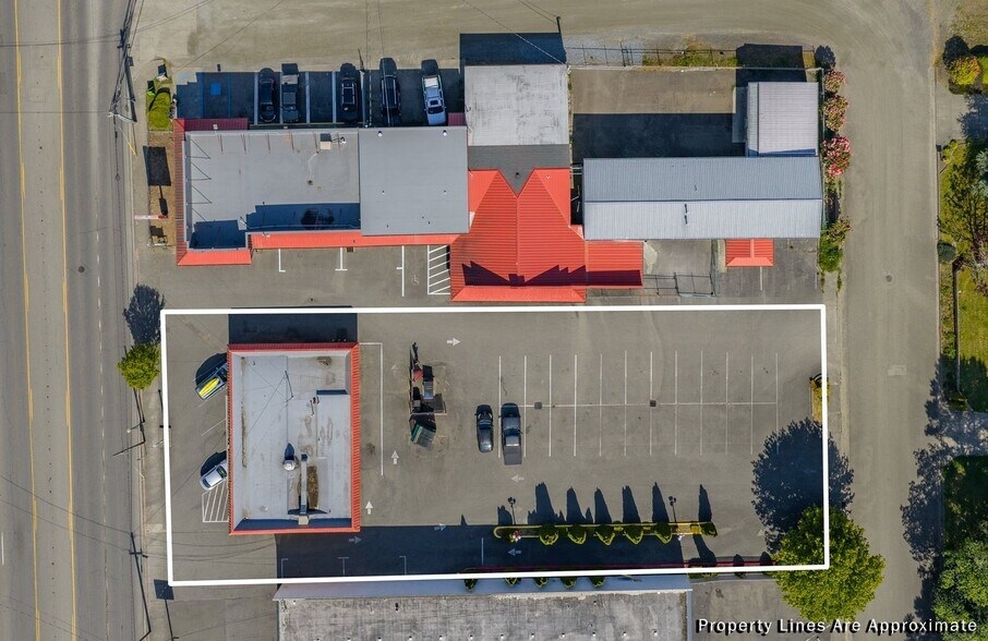 More Photos Of 1175 Newmark Ave, Coos Bay Restaurant For Sale