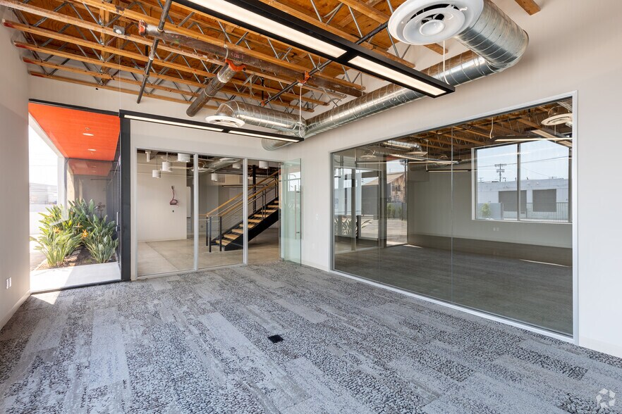 More Photos Of 2445-2460 E 12th St, Los Angeles Unknown For Lease