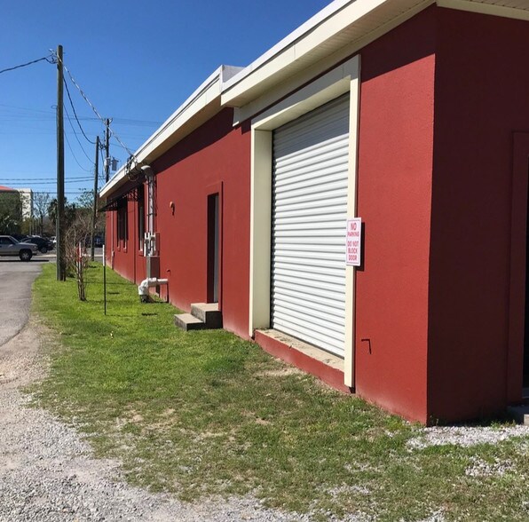 More Photos Of 22-24 N Tarragona St, Pensacola Office For Lease