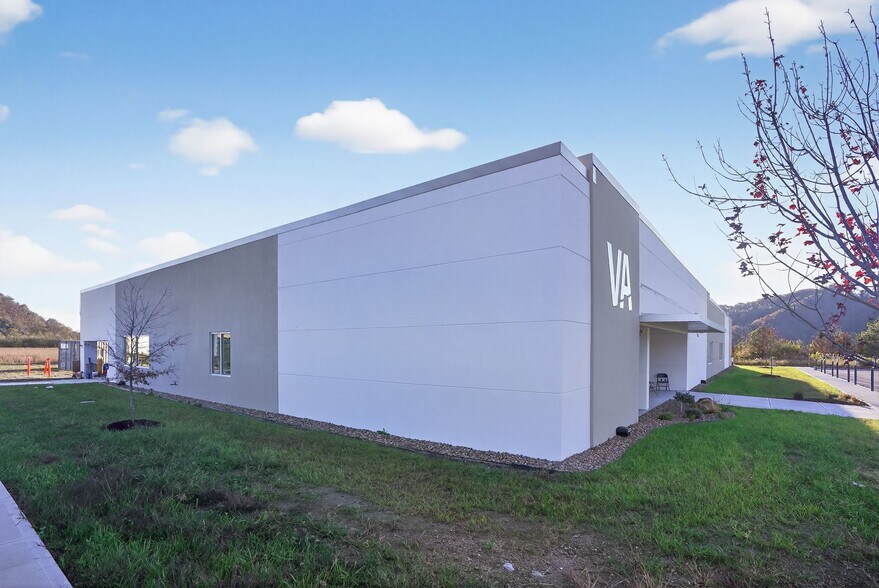 More Photos Of 160 Nautilus Dr, Hazard Office For Sale