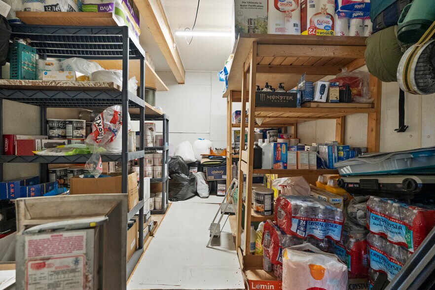 More Photos Of 347 2nd St, Crescent City Industrial For Sale