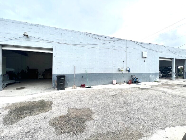 More Photos Of 813 NW 8th Ave, Fort Lauderdale Warehouse For Sale