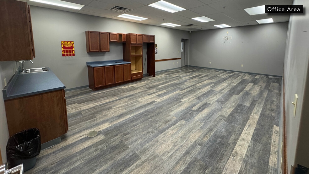 More Photos Of 2395 Rock Rd, Ashland Light Manufacturing For Sale
