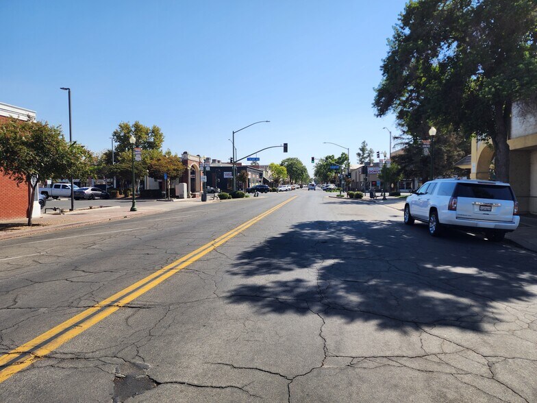 More Photos Of 142-144 N K St, Tulare Restaurant For Sale