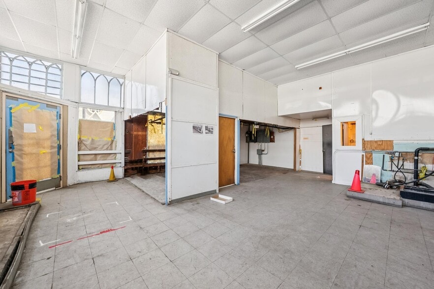 More Photos Of 700 10th Ave, San Francisco General Retail For Sale