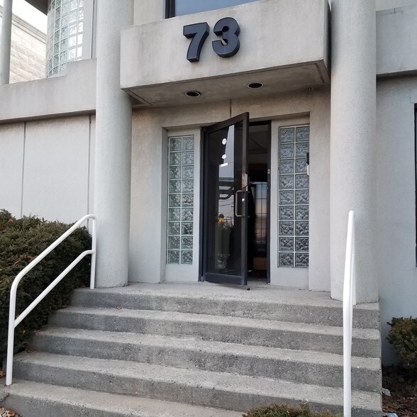 More Photos Of 73 Powerhouse Rd, Roslyn Heights Medical For Sale