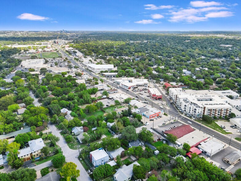 More Photos Of 2117 Shoalmont Dr, Austin Office Residential For Sale