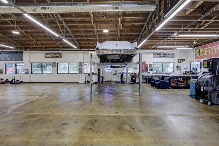 More Photos Of 102 S Wall Ave, Joplin General Retail For Lease