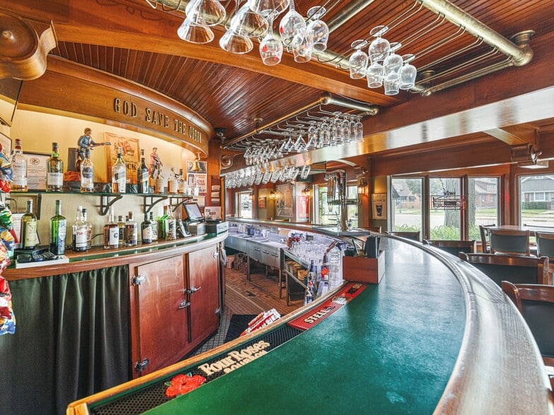 More Photos Of 5040 N 2nd St, Loves Park Restaurant For Sale