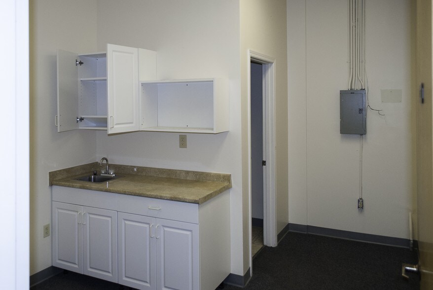 More Photos Of 11901-12201 Industry Way, Anchorage Unknown For Lease