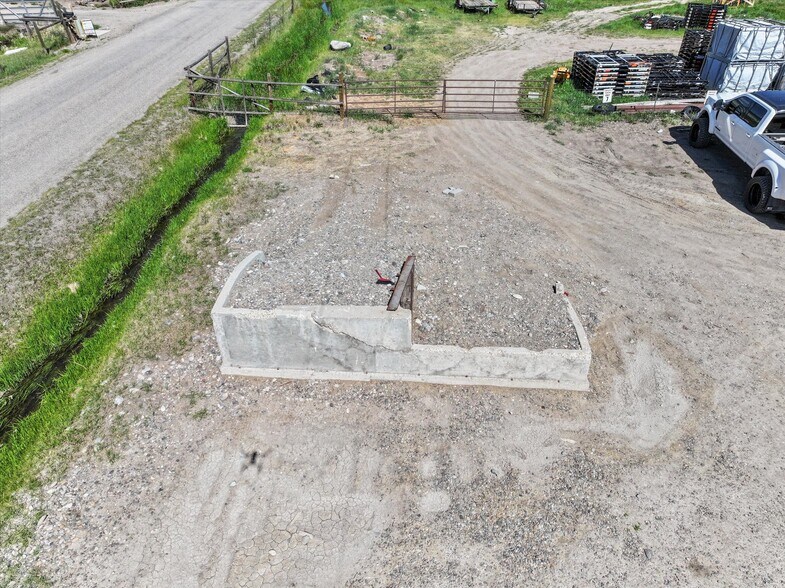 More Photos Of 5 Demick Ln, Salmon Auto Repair For Sale