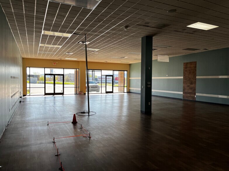 More Photos Of 422 Airport Rd, Arden Storefront For Lease