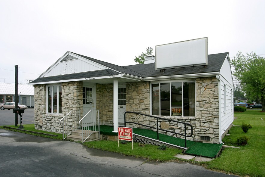 Primary Photo Of 1000 W McGalliard Rd, Muncie Office For Sale