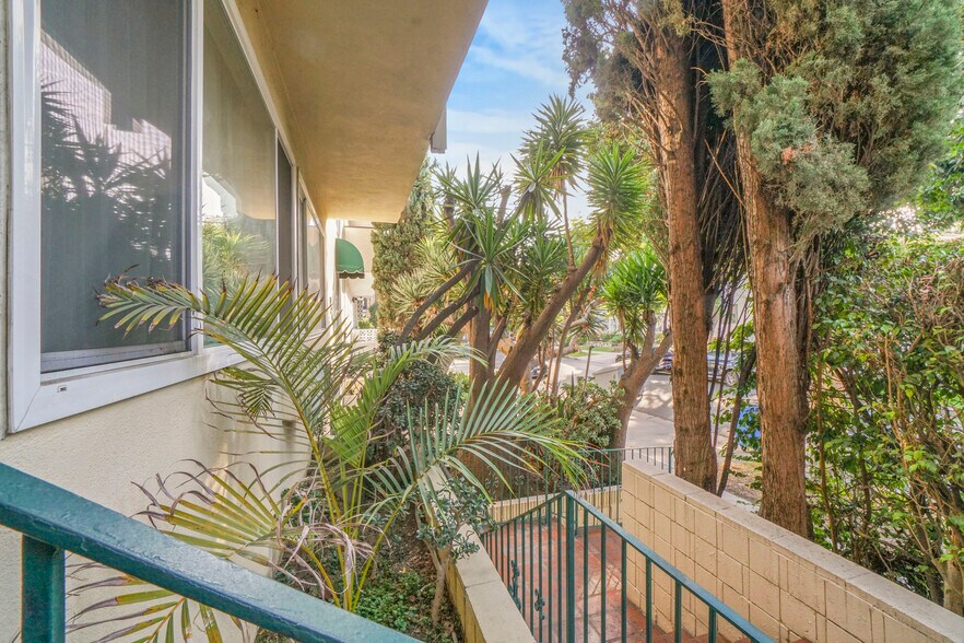 More Photos Of 540 N Orlando Ave, Los Angeles Apartments For Sale