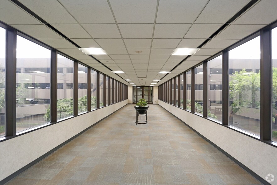 More Photos Of 1225 N Loop Fwy W, Houston Office For Lease