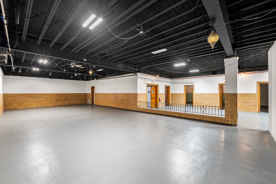 More Photos Of 379 Cherry St, Pottstown Flex For Lease