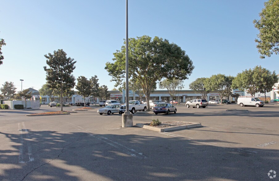 More Photos Of 1621 Lander Ave, Turlock Unknown For Lease