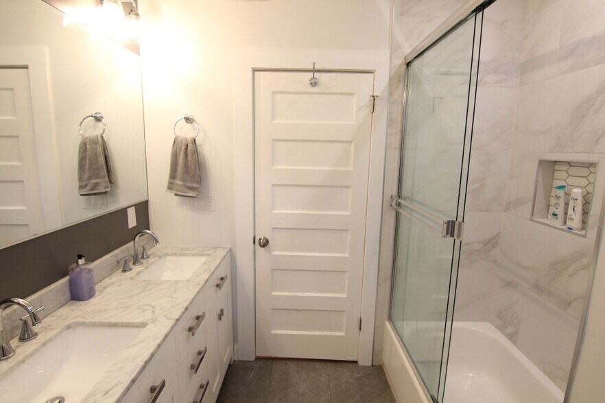 More Photos Of 901-903 39th St, Kansas City Multifamily For Sale
