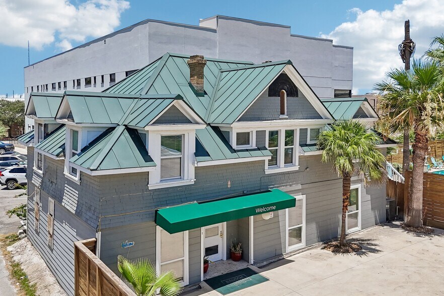 More Photos Of 421 Howard St, San Antonio Hospitality For Sale