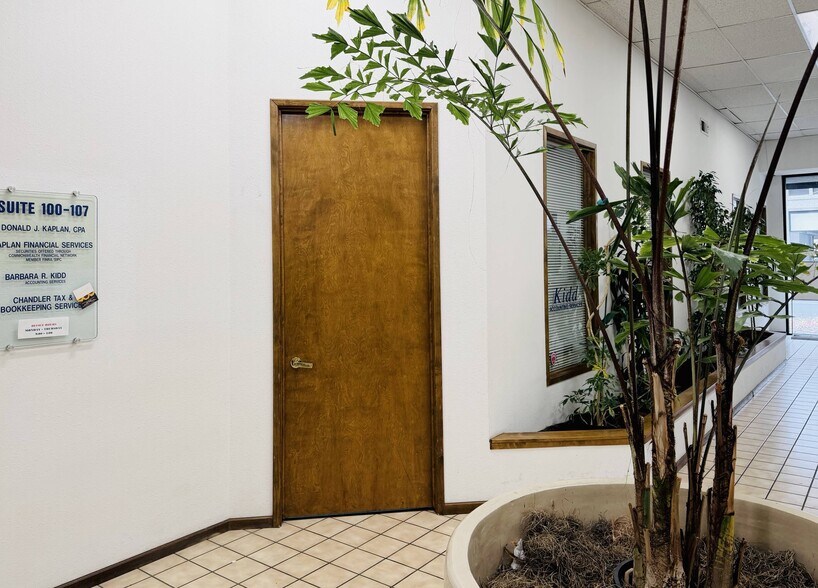 More Photos Of 525 W Main St, Visalia Office For Lease